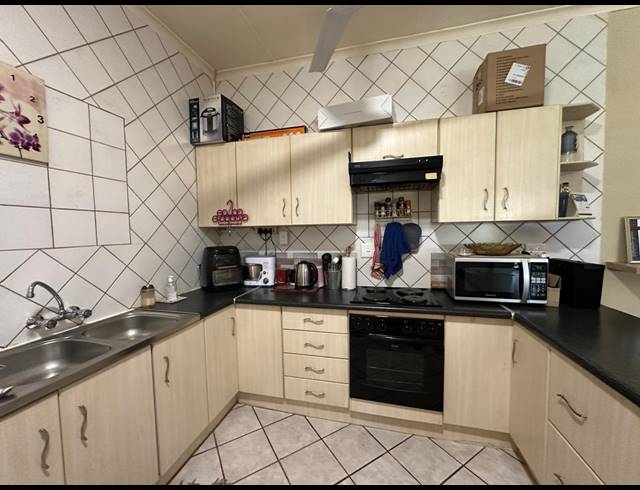 1 BEDROOM TOWNHOUSE FOR SALE IN WATERVAL EAST